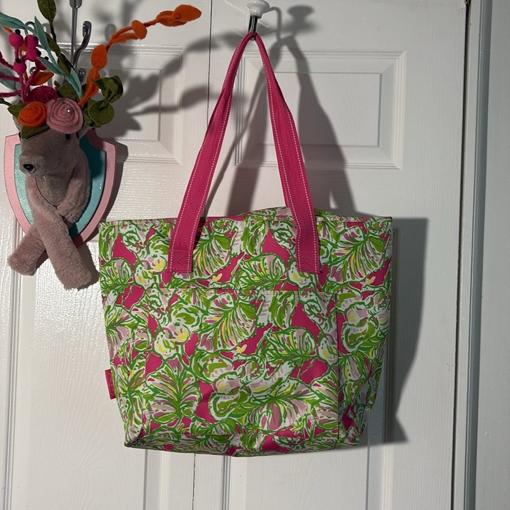 Lily Pulitzer insulated tote, cloth tote, nylon tote and makeup bag